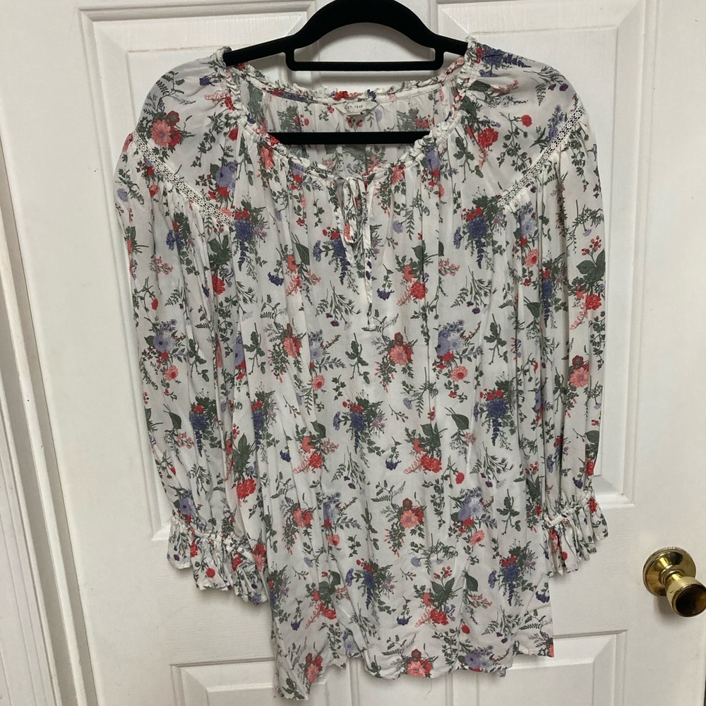 3/$20…bundle and save …
Cute 22-24w top